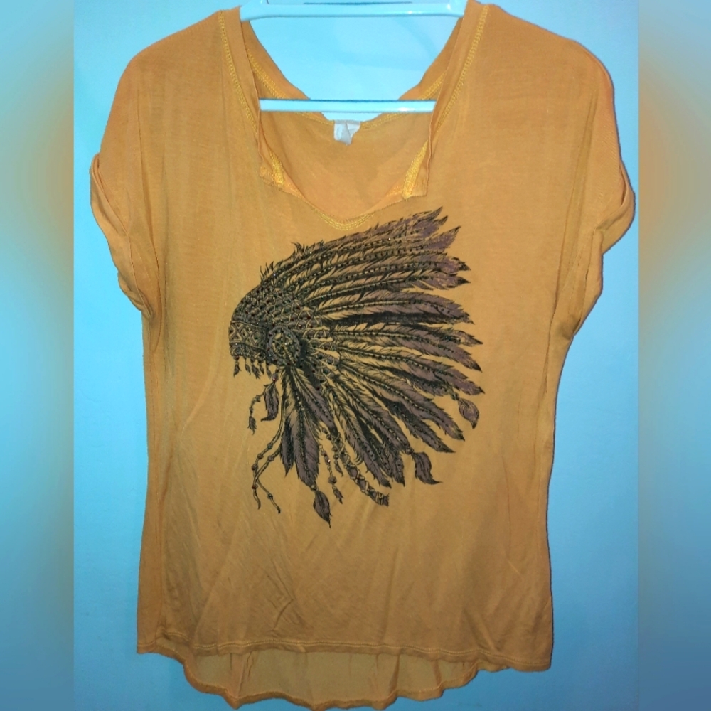 Indian headdress dressy tee super soft size large bright mustard yellow EUC